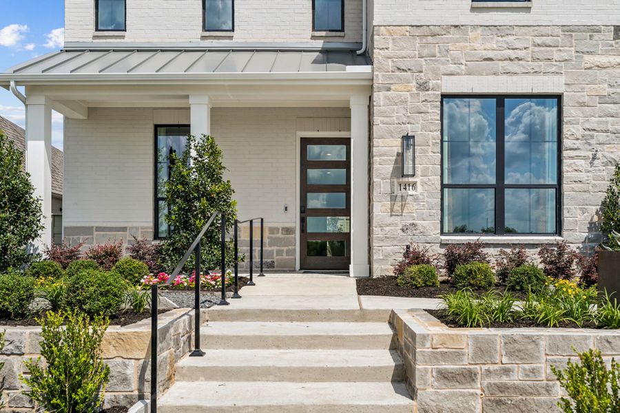 Welcoming Covered Front Porch with Modern Design Welcoming Covered Front Porch with Modern Design