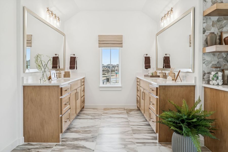 Mustang Lakes Villas Double Vanity Bath – Celina TX