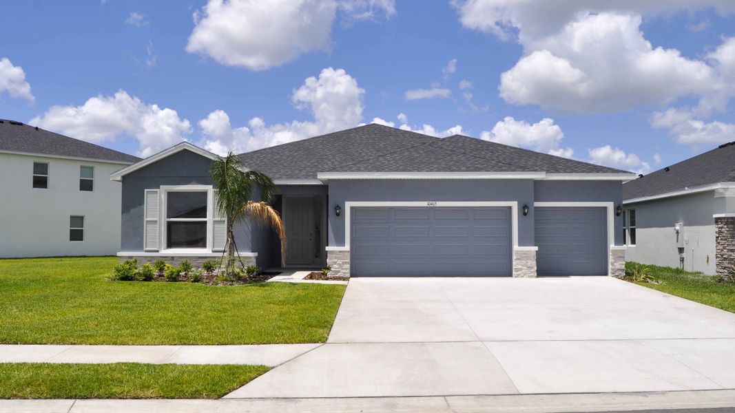Front exterior of a home in the Oakfield Trails community, located in Parrish, FL (Image 19).
