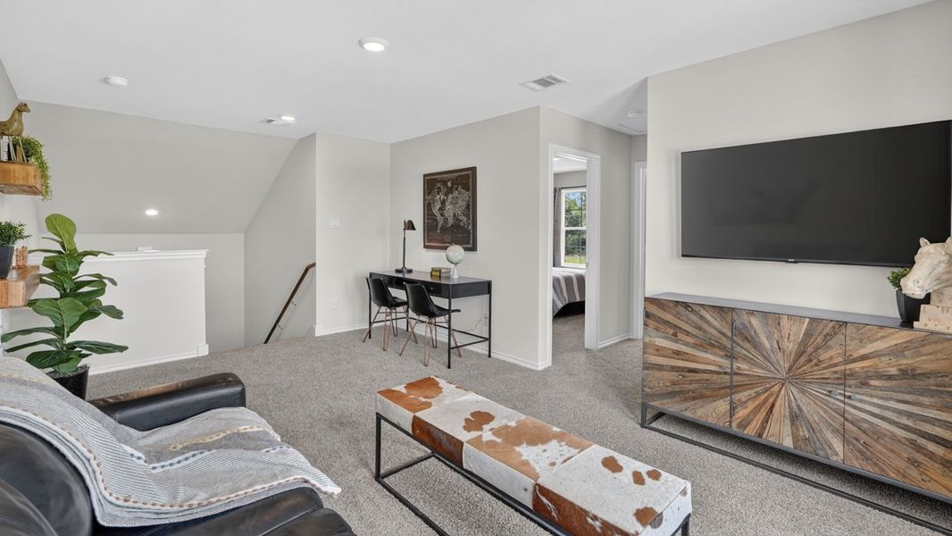 Furnished interior in a model home at Forestbrook Estates in Paris (Image 42).