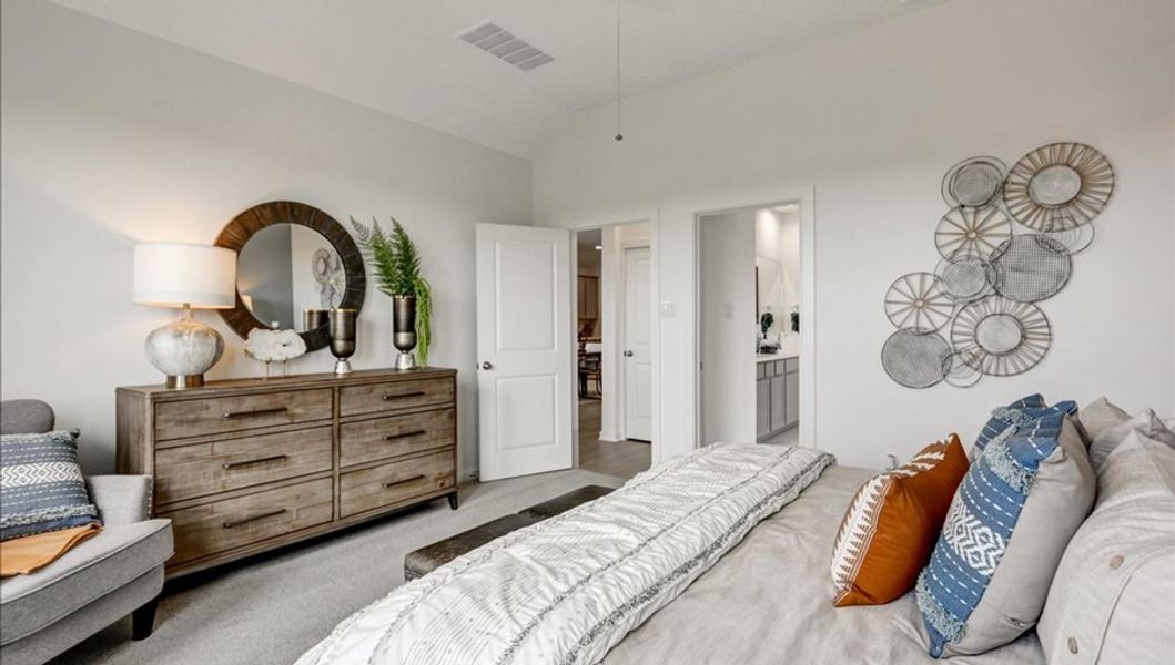 Furnished interior in a model home at Emberly  45' in Beasley (Image 27).