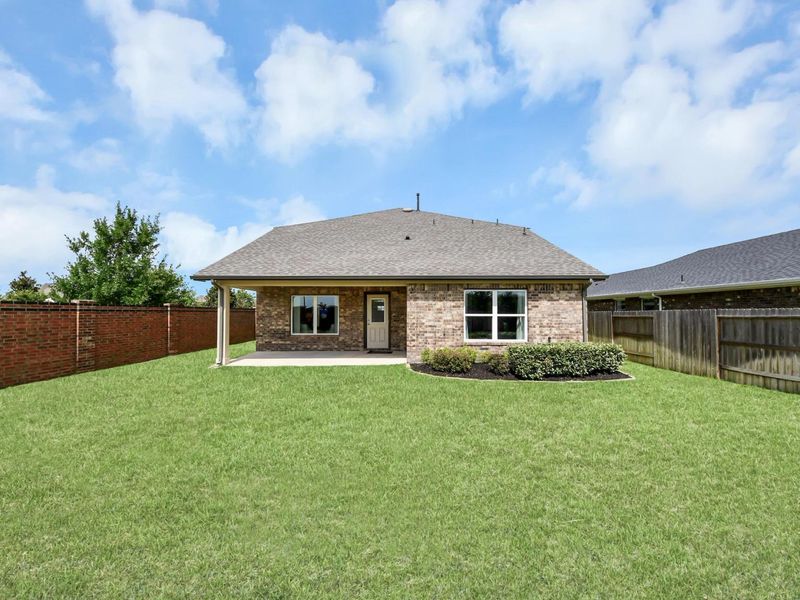Exterior details of a home in Sunterra, Katy (Image 3).