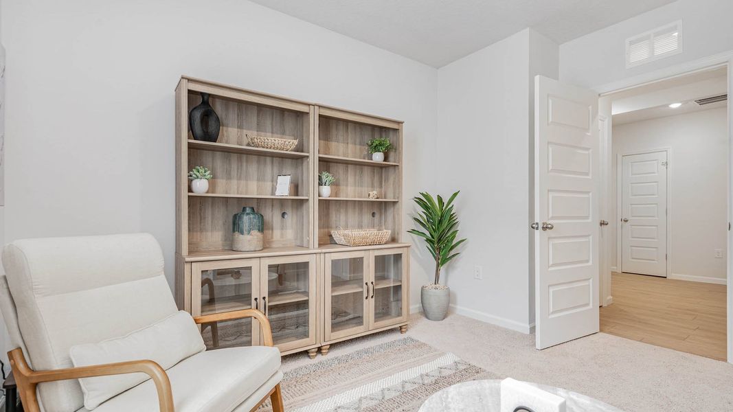 Furnished interior in a model home at Okeechobee Spot Lots in Okeechobee (Image 14).