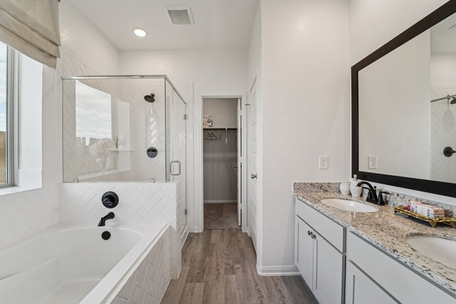 Bluestem Model Home - Matagorda - Primary Bathroom Bluestem Model Home - Matagorda - Primary Bathroom