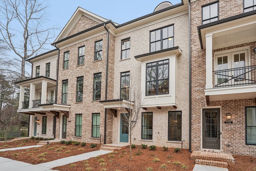 Image 28 of the Byers Park community in Alpharetta, GA.