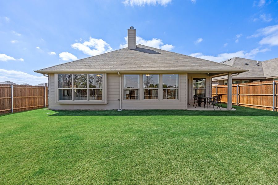 Exterior details of a home in Chisholm Hills, Cleburne (Image 3).