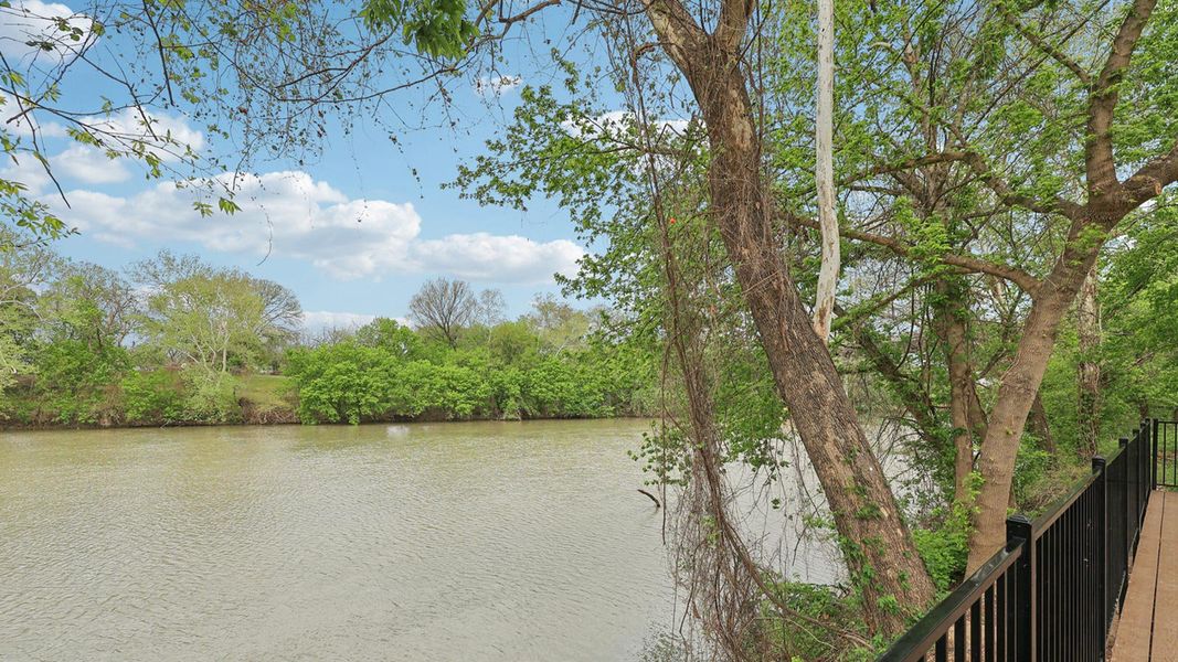 Natural surroundings and green spaces near Valverde in Bastrop, TX (Image 23).