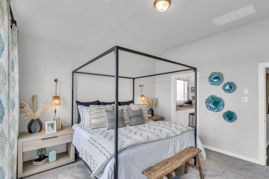 Furnished interior in a model home at Lago Mar  50'  &  55' in Texas City (Image 27).