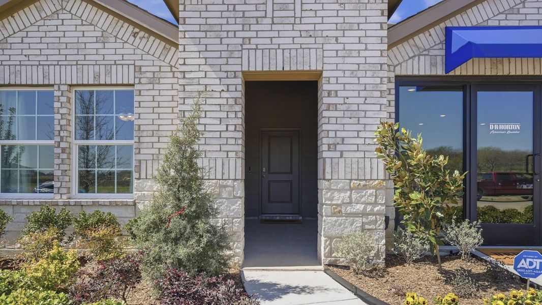 Exterior details of a home in Sanger Circle, Sanger (Image 3).