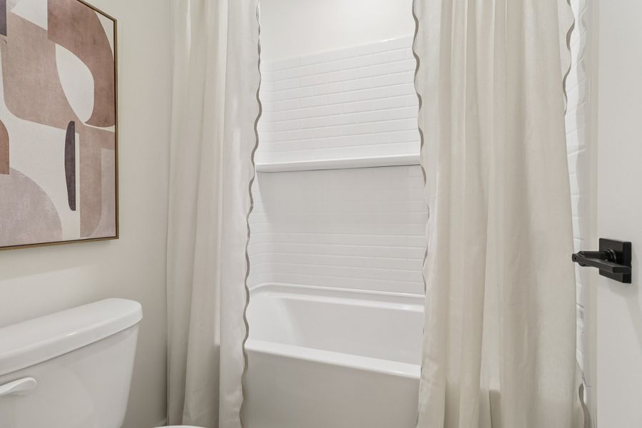 Bradley II - Bathroom