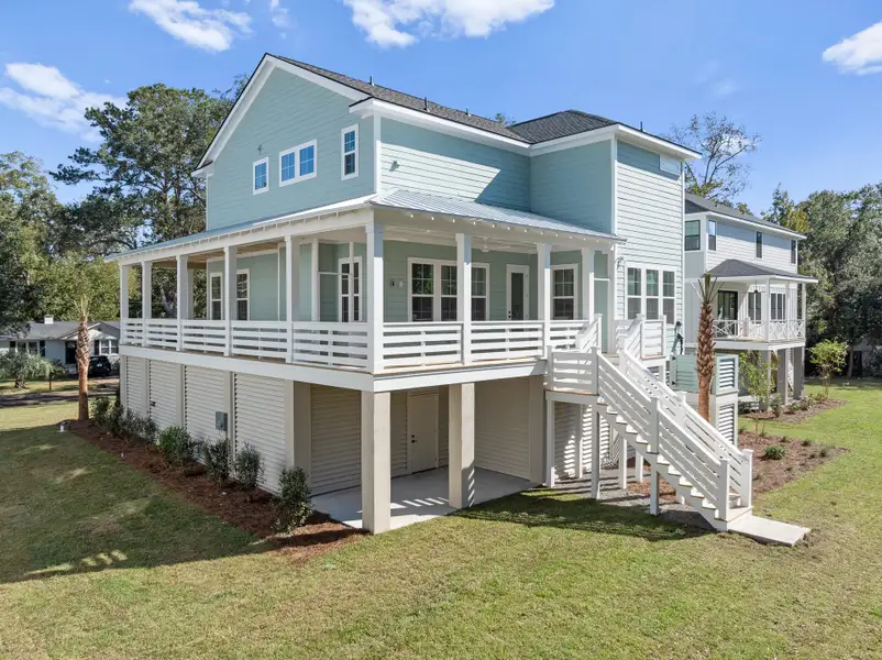 Exterior details of a home in Ferryboat Landing, Charleston (Image 3).