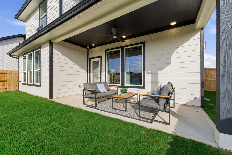 Exterior details of a home in Wildrye, Waller (Image 22).
