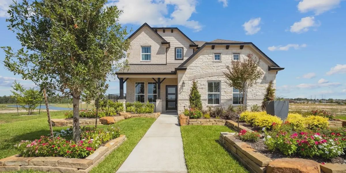 Front exterior of a home in the Breckenridge Park community, located in Spring, TX (Image 7).