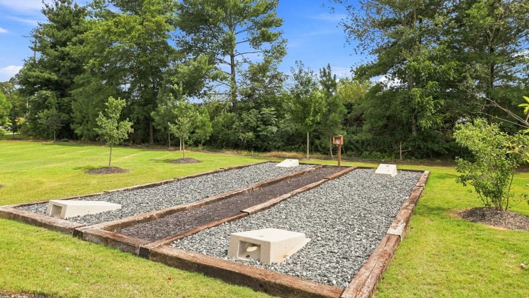 Natural surroundings and green spaces near Covington Village in Greer, SC (Image 29).