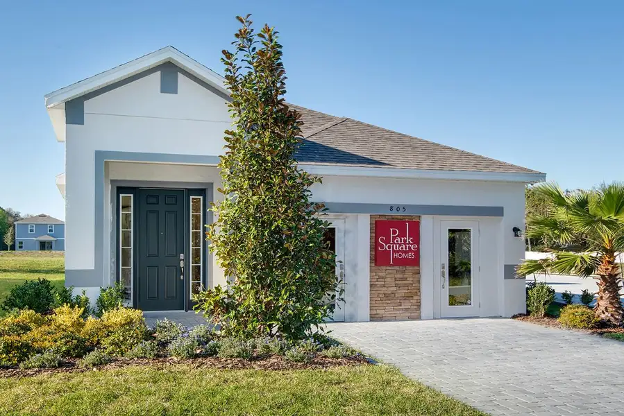 Front exterior of a home in the Mirror Lake Village community, located in Fruitland Park, FL (Image 10).