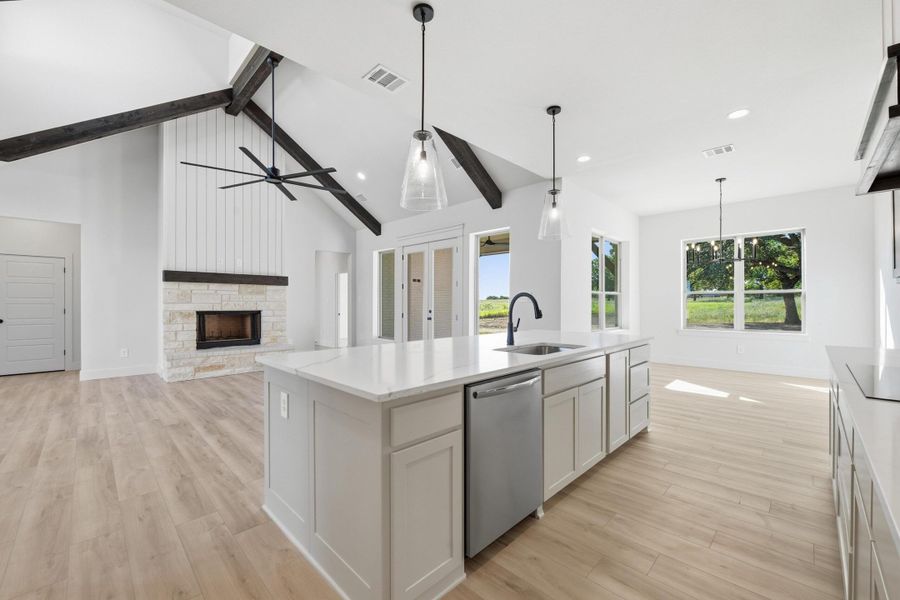 SaddleCrest Estates,76087