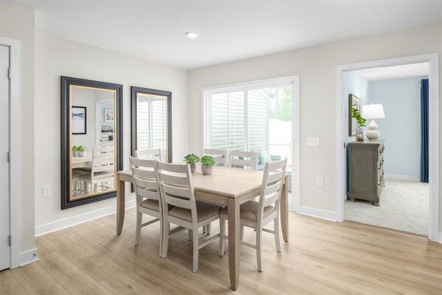 A BRIGHT DINING SPACE PERFECT FOR HOSTING, GATHERING AND CELEBRATING