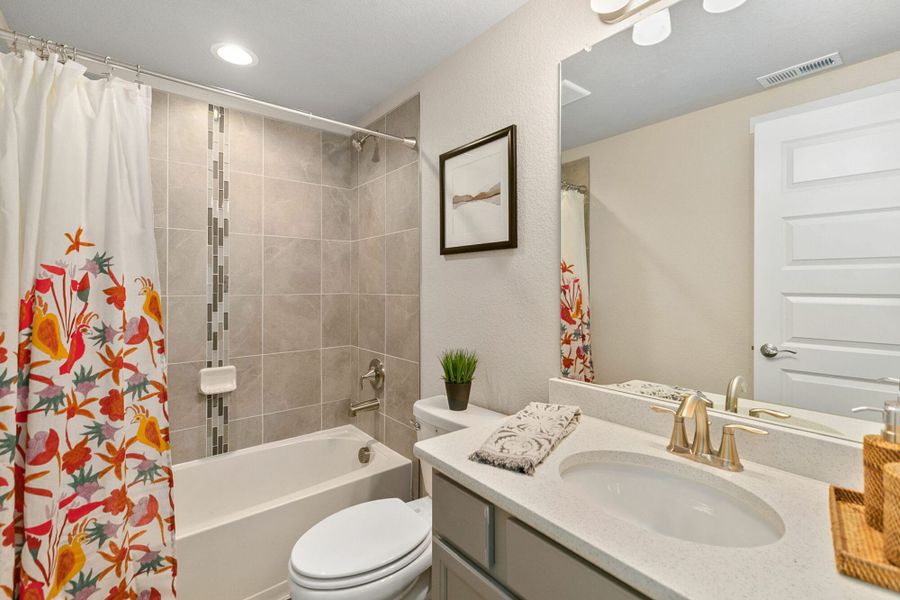 Furnished interior in a model home at Lochbuie Station – Jewel Collection in Lochbuie (Image 31).