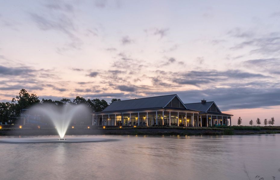 Image 11 of the Lakeside Townes at Riverlights community in Wilmington, NC.