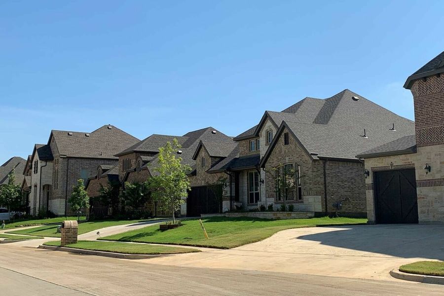 Image 7 of the Shadow Creek Estates community in Hickory Creek, TX.