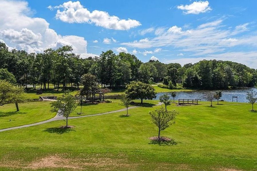 Natural surroundings and green spaces near Birdsong Estates in Orchard Park, NY (Image 30).
