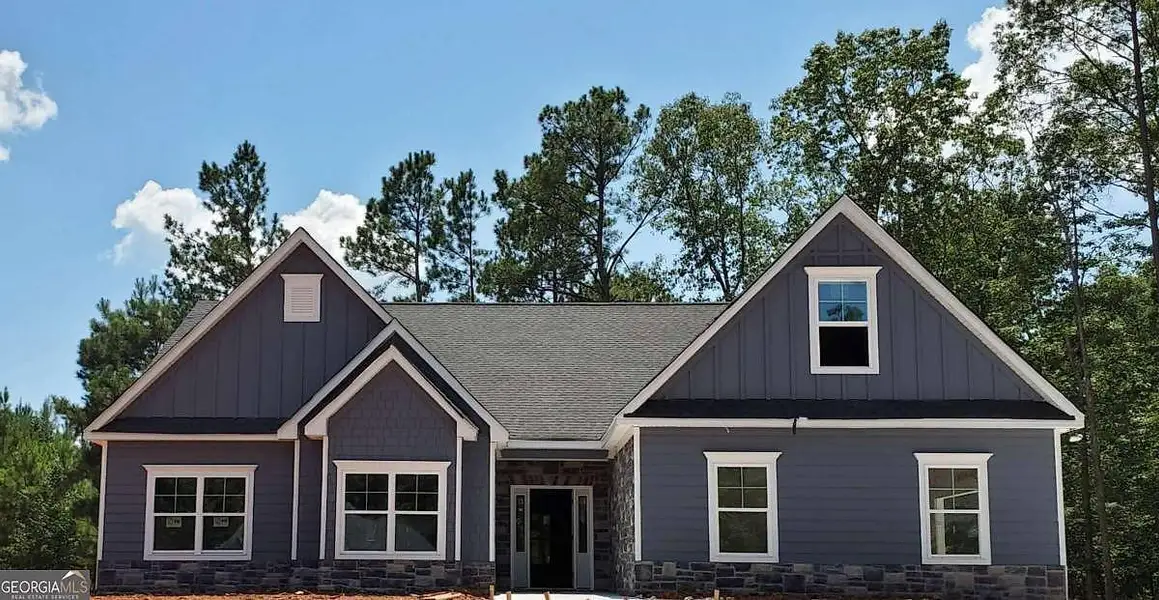 Front exterior of a home in the Silvercrest Lakes community, located in Acworth, GA (Image 2). Front exterior of a home in the Silvercrest Lakes community, located in Acworth, GA (Image 2).