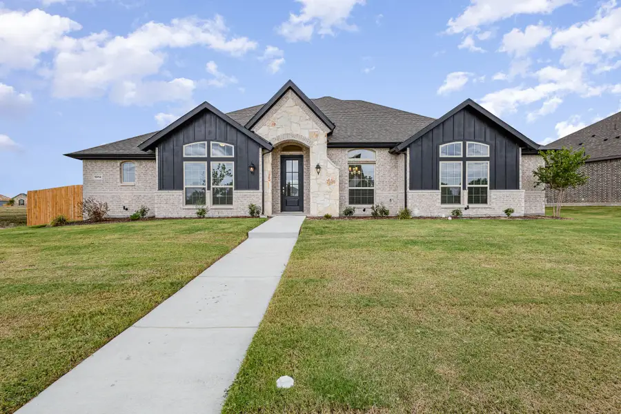 Front exterior of a home in the Ten Mile Creek Estates community, located in DeSoto, TX (Image 1). Front exterior of a home in the Ten Mile Creek Estates community, located in DeSoto, TX (Image 1).