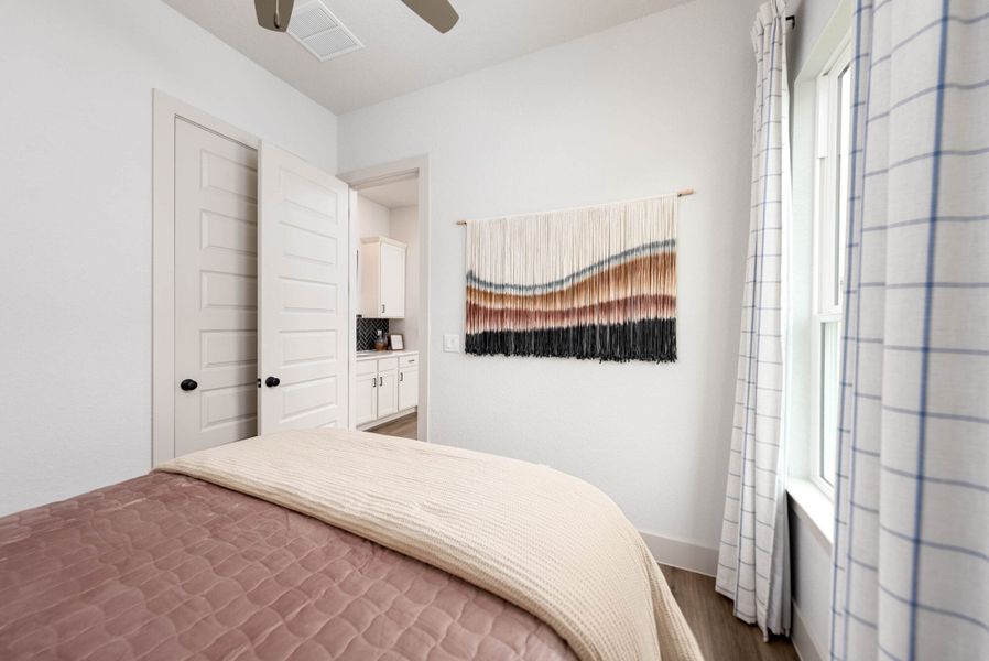 Furnished interior in a model home at Weltner Farms 60’s in New Braunfels (Image 41).