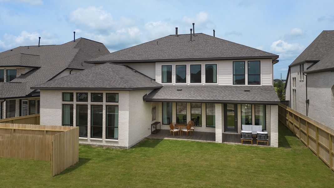 Exterior details of a home in Harvest Green 60', Richmond (Image 3).