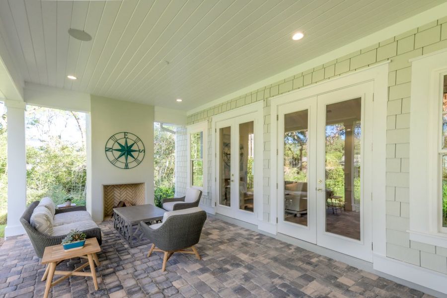 Exterior details of a home in Ocean Ridge, St. Augustine Beach (Image 3).