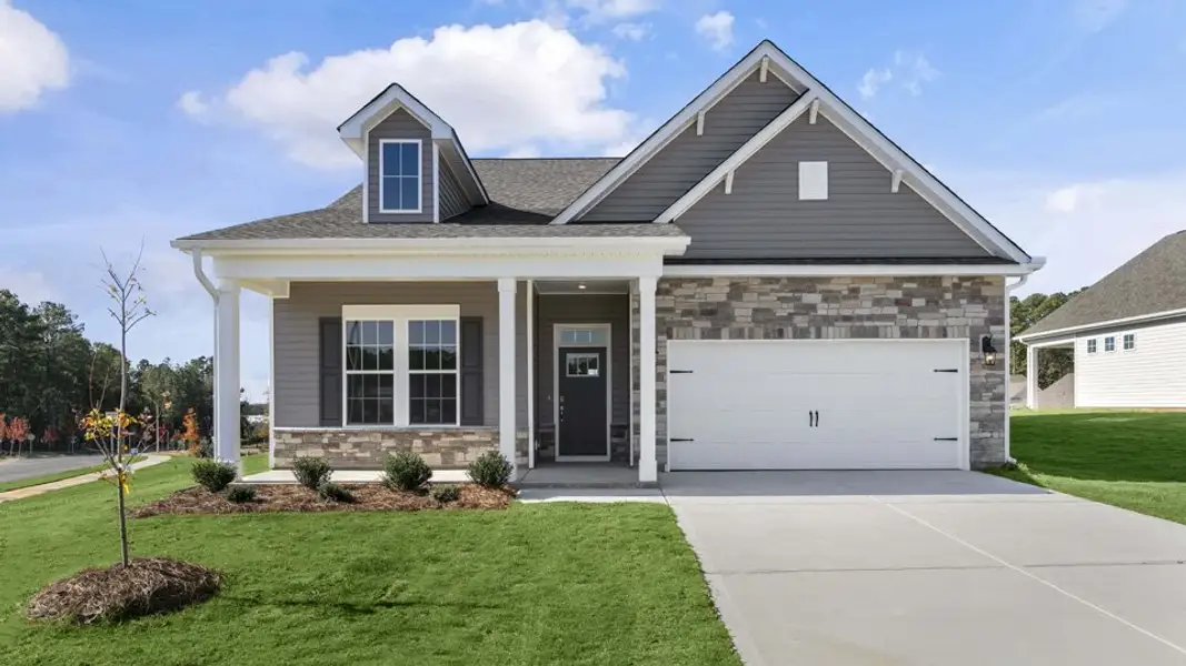 Front exterior of a home in the The Villas at Collinswood community, located in Aberdeen, NC (Image 1).