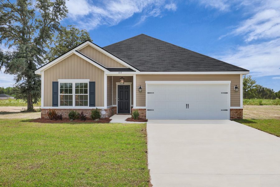 Front exterior of a home in the Lakeside at Fifteen West community, located in Hinesville, GA (Image 1).
