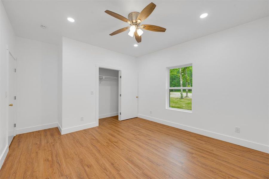 Spacious, unfurnished interior of a new home in , Sumner (Image 20).