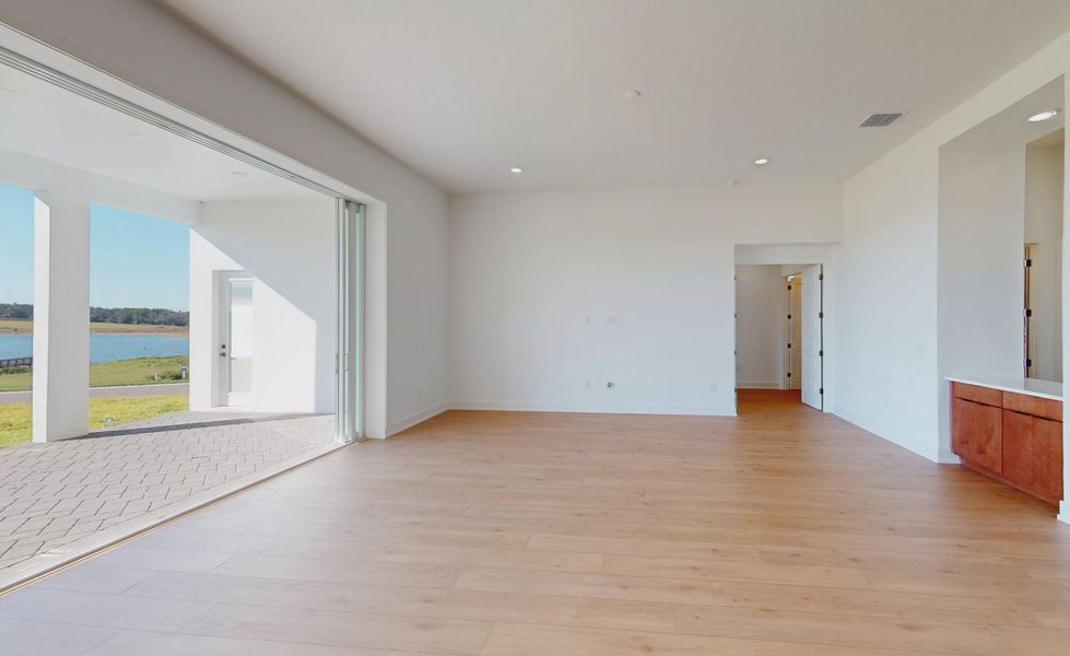 Spacious, unfurnished interior of a new home in West Hill Estates, Dade City (Image 15).
