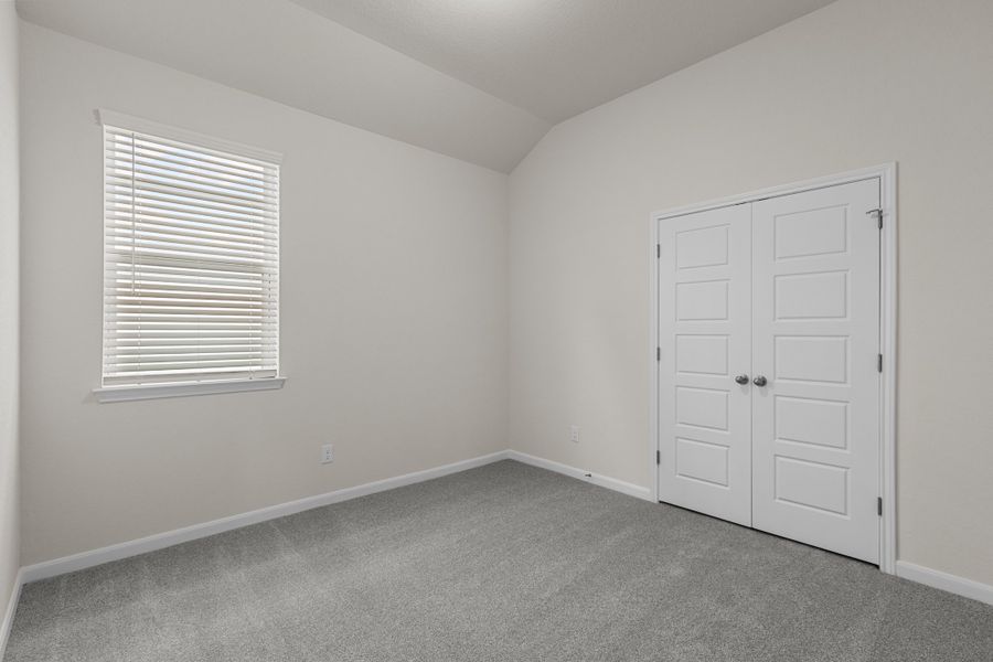 Spacious, unfurnished interior of a new home in Bricewood, Helotes (Image 8).
