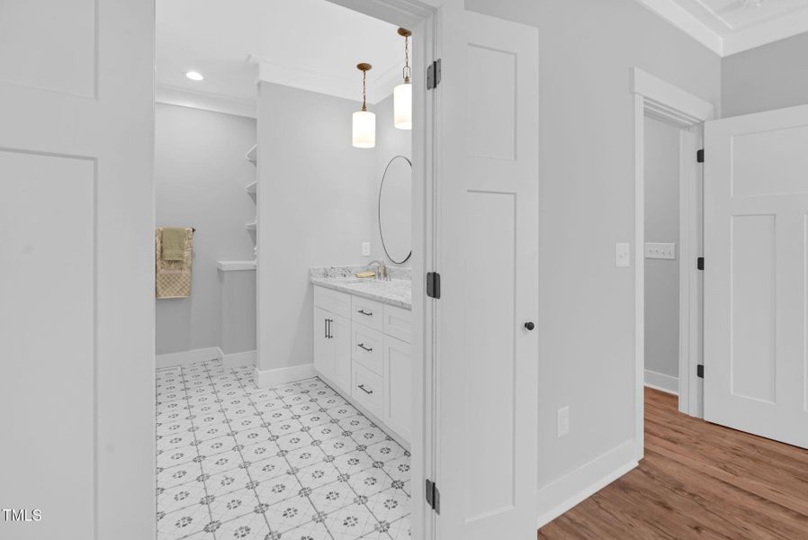 1004 Snow Peak Court-64