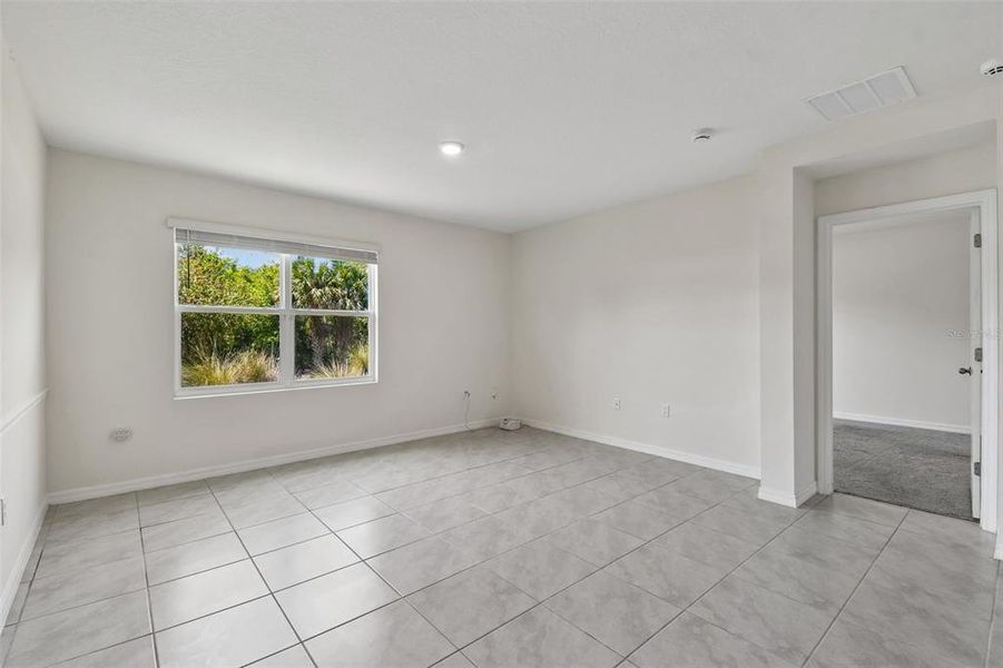 Spacious, unfurnished interior of a new home in Riviera Bella, Debary (Image 38).