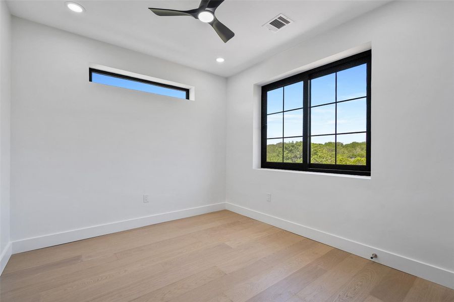 Spacious, unfurnished interior of a new home in , Lago Vista (Image 24).