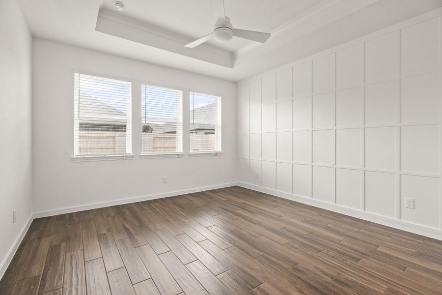 Spacious primary suite (*Photo not of actual home and used for illustration purposes only.)