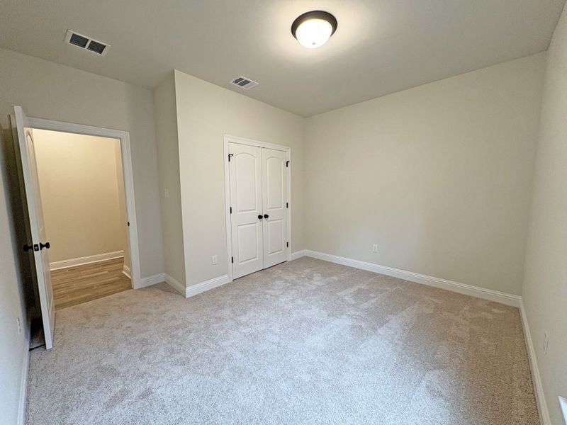 Spacious, unfurnished interior of a new home in Longleaf, Lumberton (Image 28).