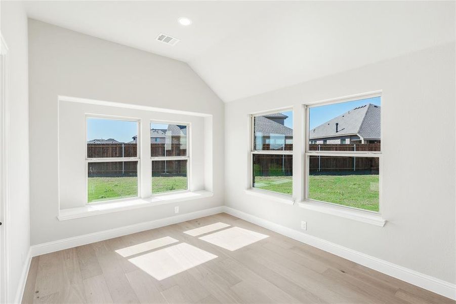 Spacious, unfurnished interior of a new home in The Oaks, Red Oak (Image 29).