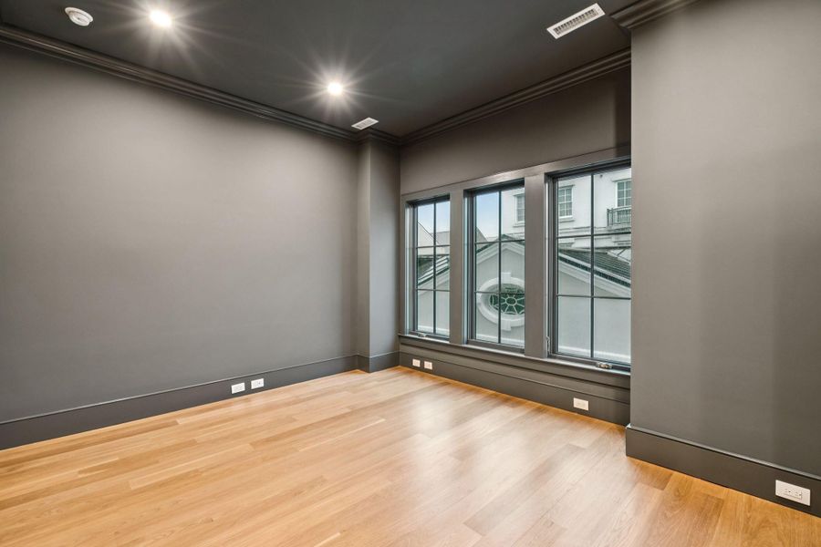 Spacious, unfurnished interior of a new home in , Charleston (Image 62).