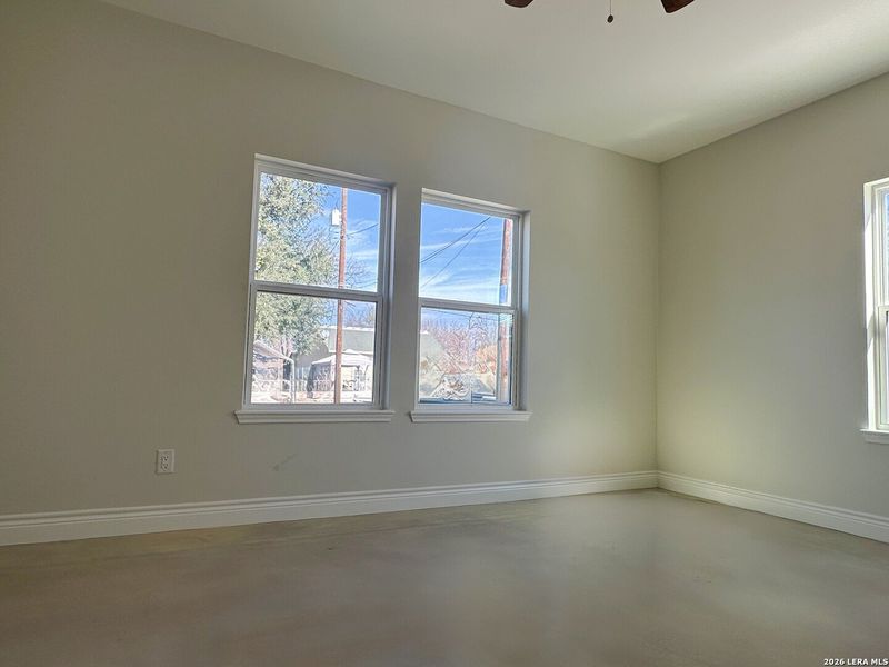Spacious, unfurnished interior of a new home in , San Antonio (Image 18).