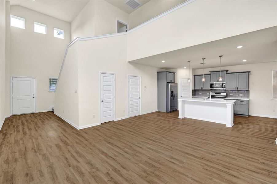 Spacious, unfurnished interior of a new home in Aldine Pines, Houston (Image 26).