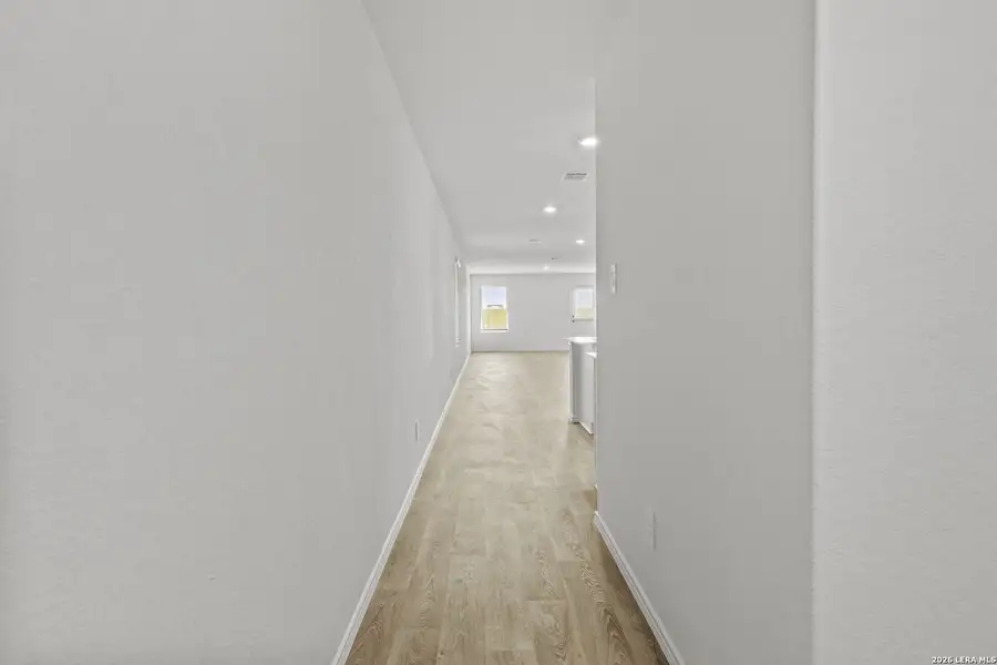 Spacious, unfurnished interior of a new home in Hickory Ridge, Elmendorf (Image 14).