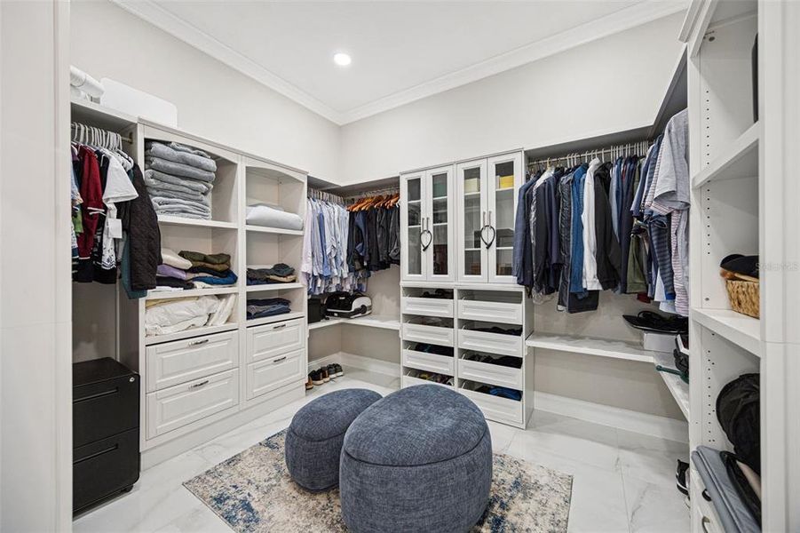 Furnished interior view inside a new home in , Clermont (Image 29).