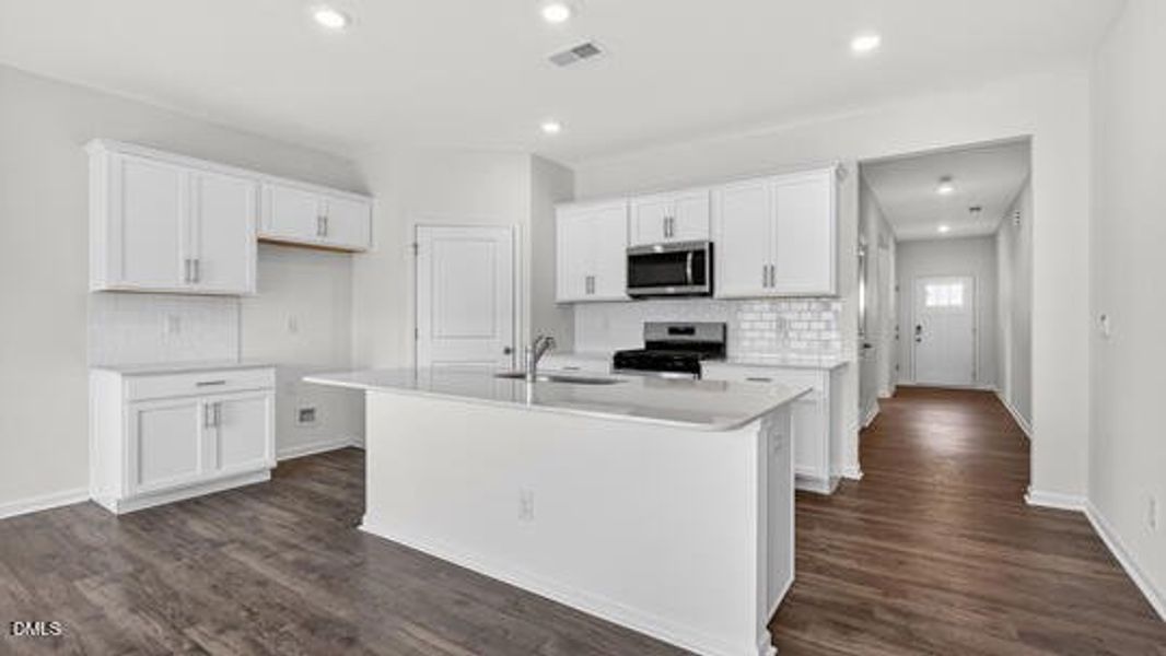 Galvins Ridge_Cali N_462_White_FP_SPEC-0 Galvins Ridge_Cali N_462_White_FP_SPEC-0