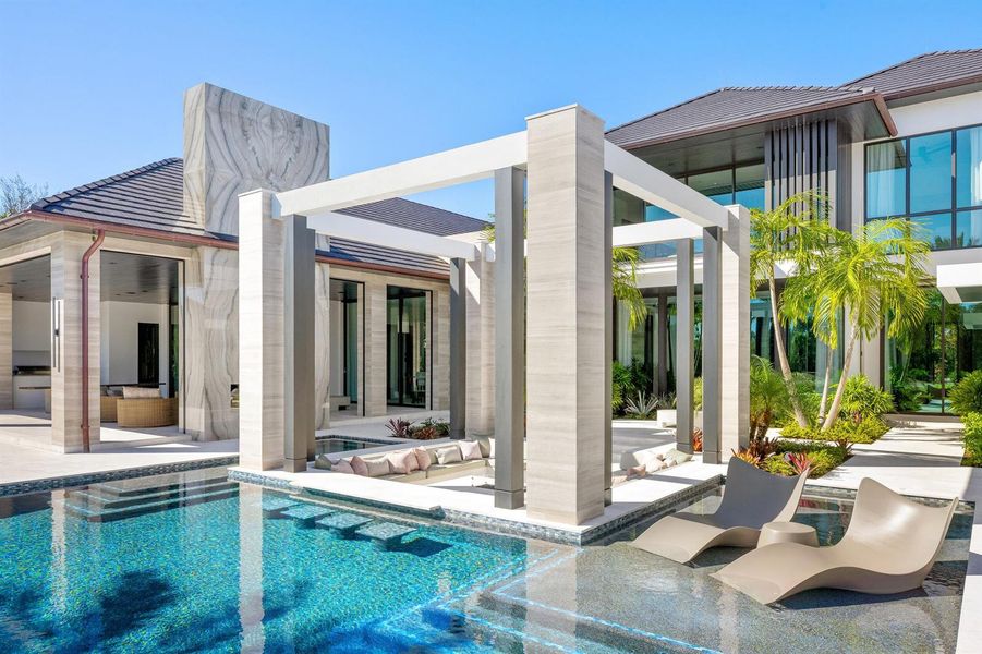 Fire Pit / Pool Fire Pit / Pool