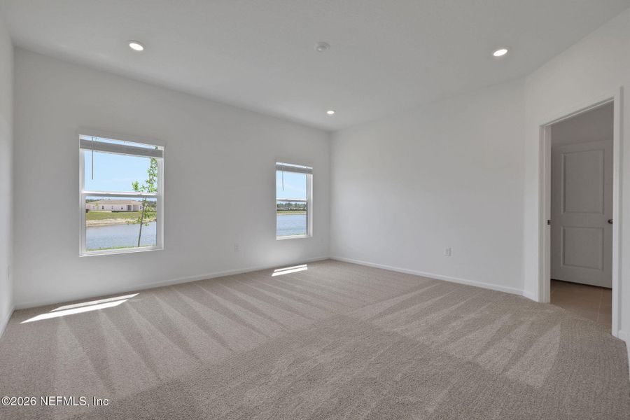 Spacious, unfurnished interior of a new home in Diamond Springs, Jacksonville (Image 18).
