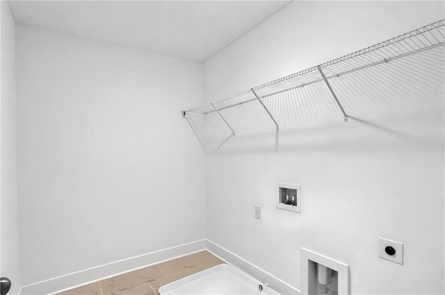 Spacious, unfurnished interior of a new home in Estates at Yellow Creek, Cumming (Image 22).